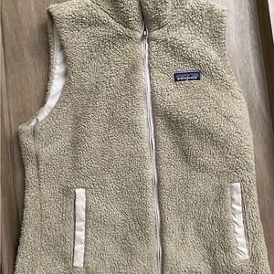 Patagonia Sherpa Fleece in Beige